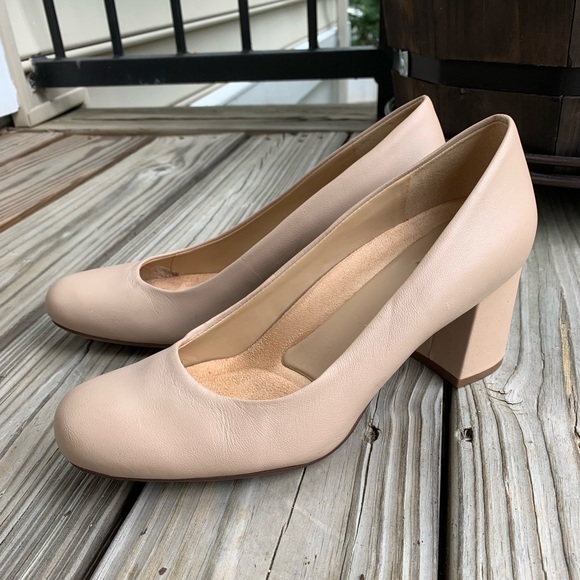 Naturalizer heels - Picture 3 of 3